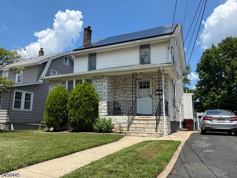 1st image of 124 Hawthorne Ave