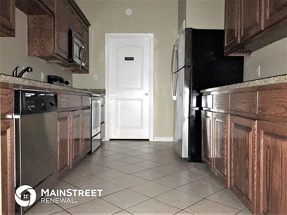 5th image of 409 S McEntire Ct