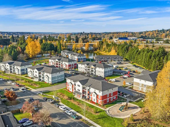Deluxe 2br/2ba - Limited Availability, 18727 Blueberry Ln, Monroe, WA 98272