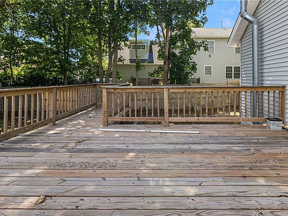 5th image of 155 Stanton Ave