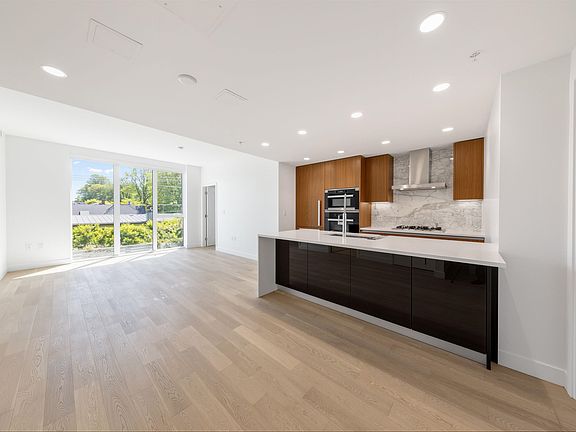 2nd image of 2888 Arbutus St #403