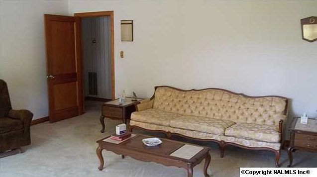 2nd image of 1015 Horton Rd