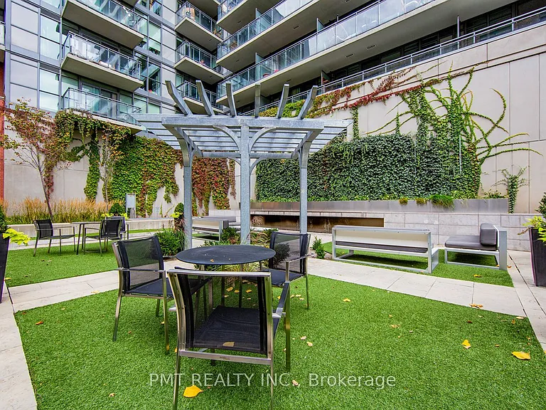775 King St W #514 — Photo 25