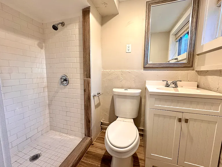 10512 W 73rd St — Photo 9