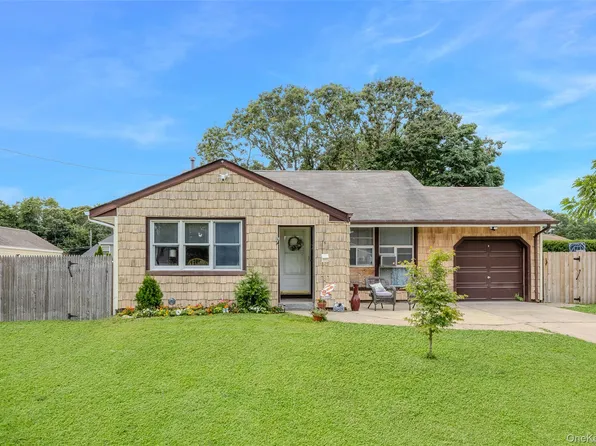 18 Mallard Avenue, Selden, NY 11784