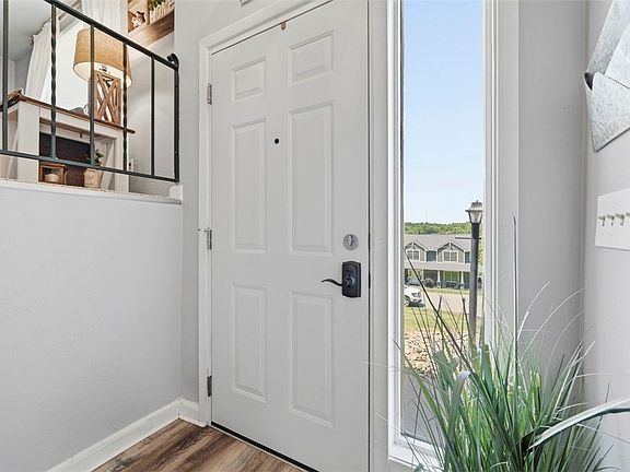 5th image of 38 Lynncrest Cir