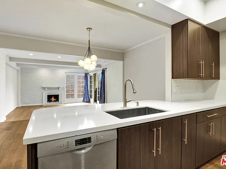 1260 S Beverly Glen Blvd #304 — Photo 13