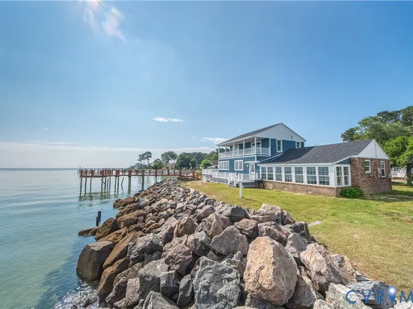 154 Riverside Dr, Deltaville, VA 23043