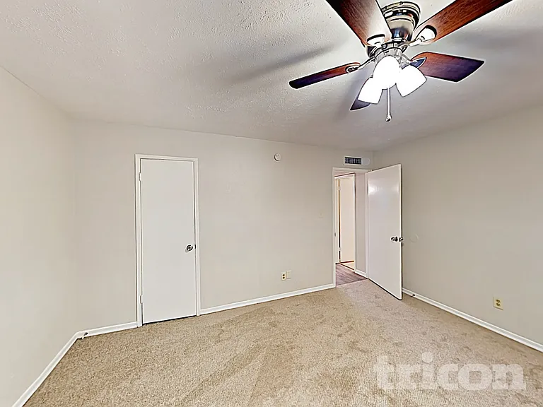 7309 Hedge Dr — Photo 9