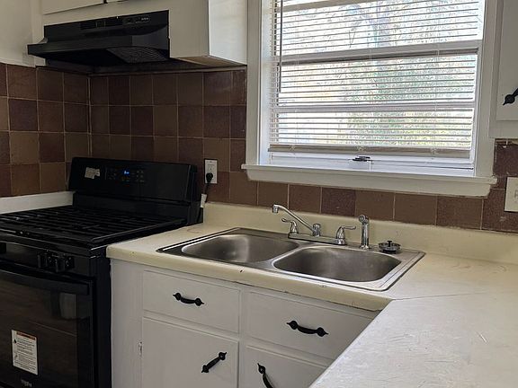 4th image of 1162 Marble St