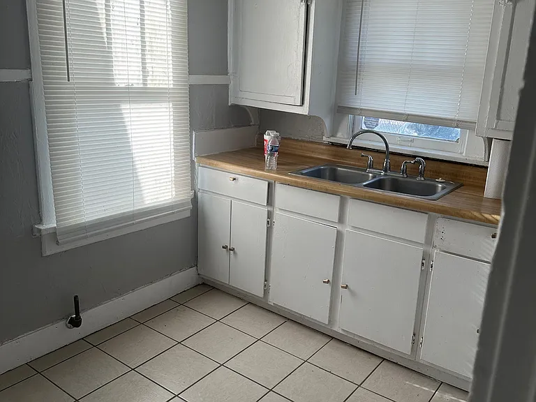 108 N Florida St — Photo 2
