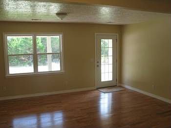 3rd image of 38 Menominee Dr