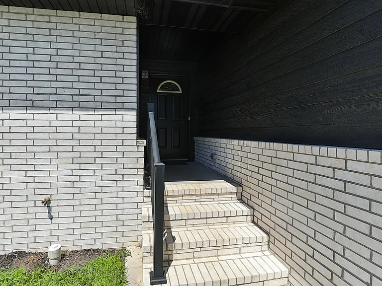steps to backyard