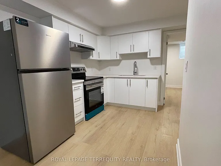 138 Cranston Ave — Photo 2