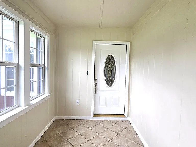 102 Buckskin Dr — Photo 3