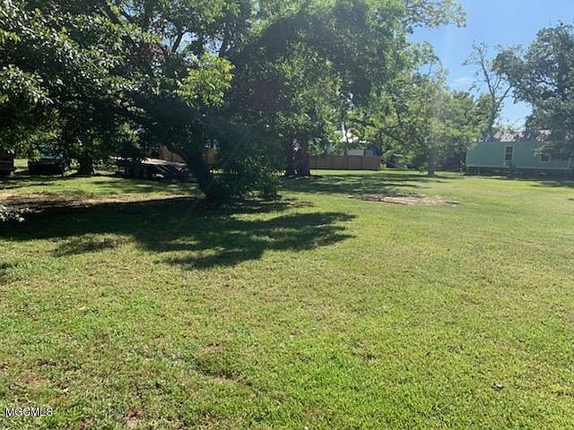 2nd image of 211 Caron Ln