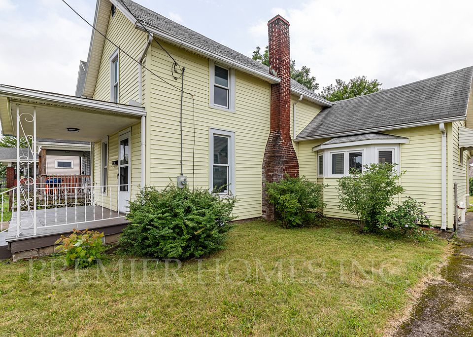 1st image of 908 7th St NE