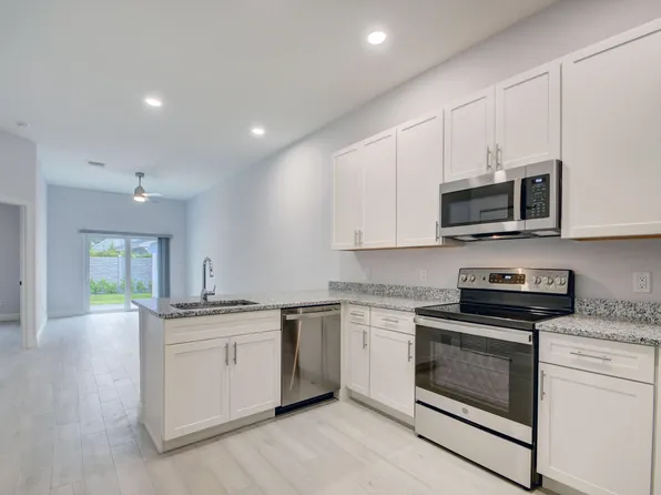 703 Dawn Pl #C, Lake Worth, FL 33462