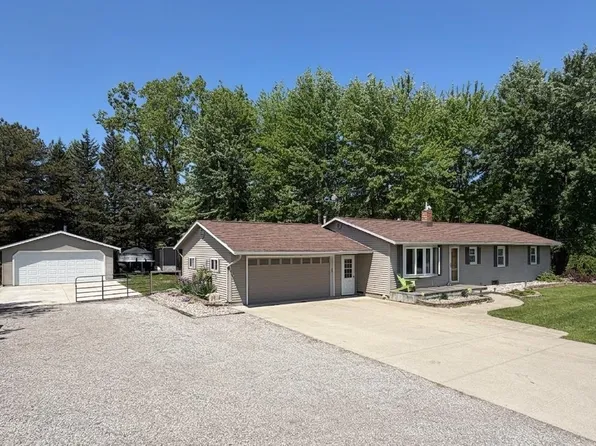 1502 Seven Mile Rd, Kawkawlin, MI 48631