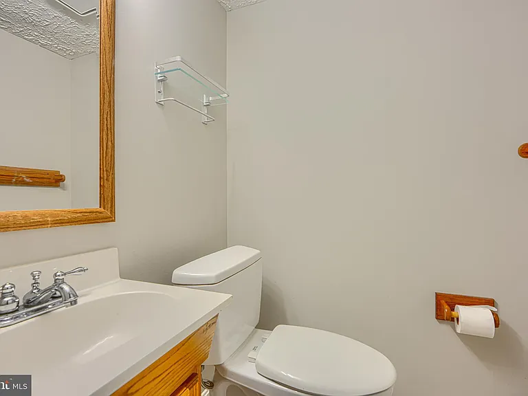 8301 Whitebark Ct — Photo 28