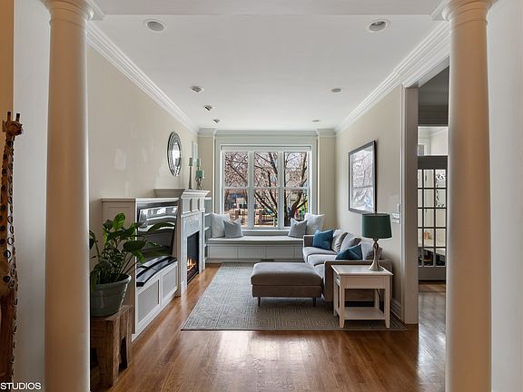 5th image of 2217 N Southport Ave #2