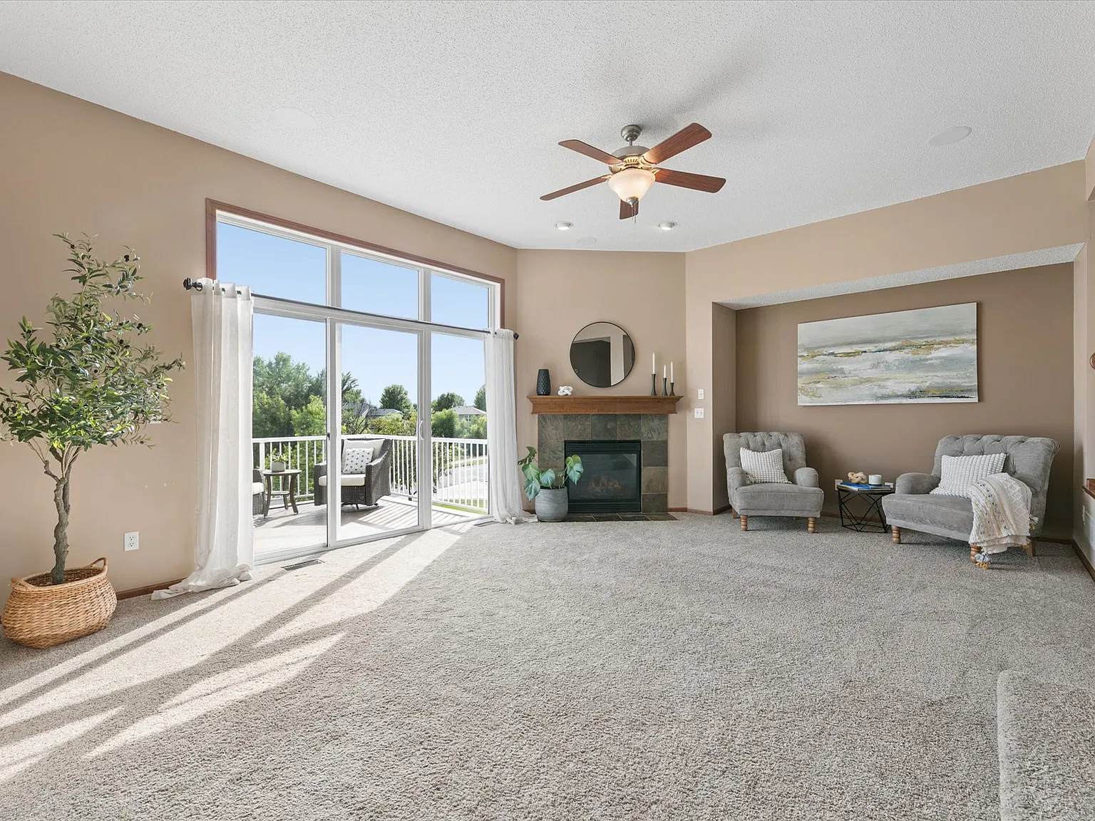 3 bed, 2174 sqft, $2,150 — Photo 3