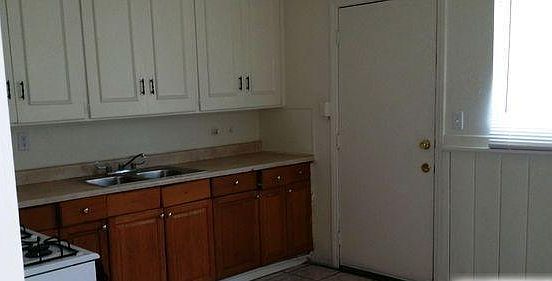 3rd image of 2231 Mentone Blvd