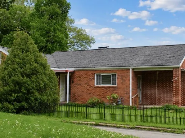 57 Hillcrest Ln, Uniontown, PA 15401