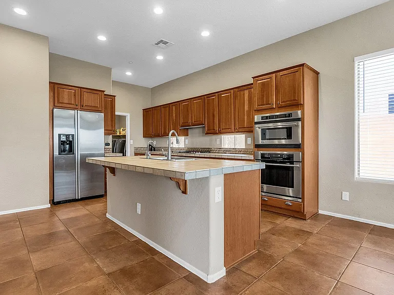 1715 W Ainsworth Dr — Photo 14