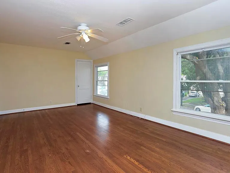 2321 Sheridan St — Photo 4