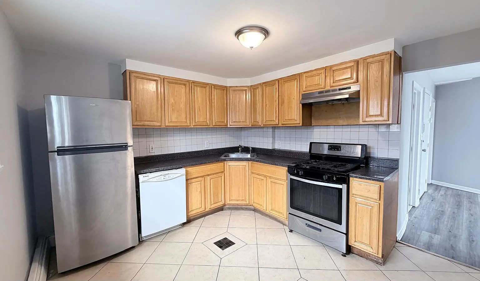2224 E Edgar Rd — Photo 1