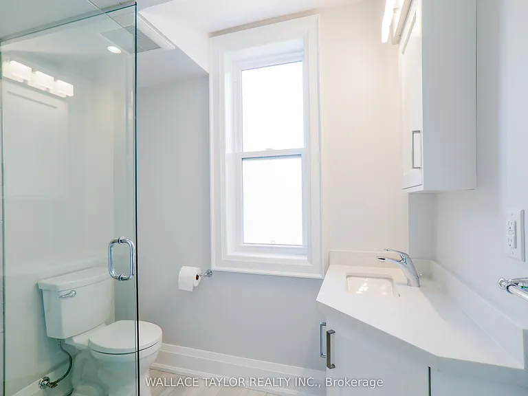 148 Carlaw Ave #UPPER — Photo 8