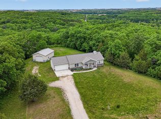 32437 H Ave, Earlham, IA 50072