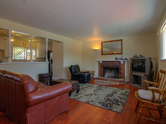 4th image of 5620 Doorn Ln