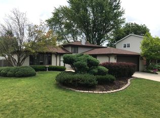 7105 Summit Rd, Darien, IL 60561