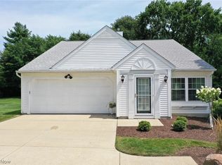 76 Kensington Ct, Aurora, OH 44202