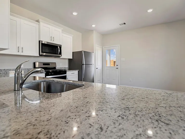15865 Berry Hill Dr — Photo 9