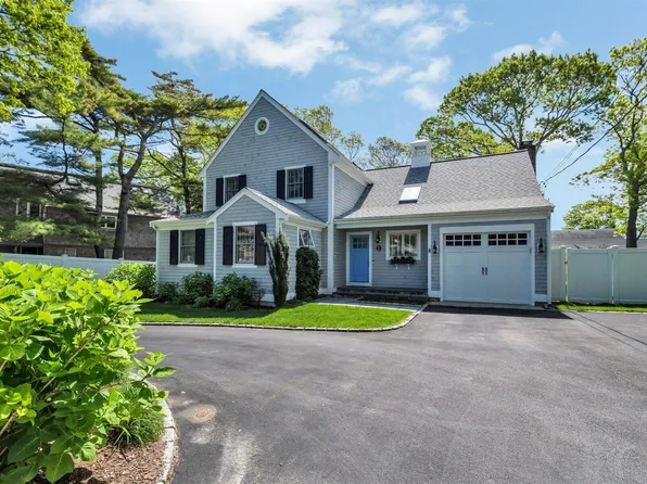 8 Shore Drive, Mashpee, MA 02649