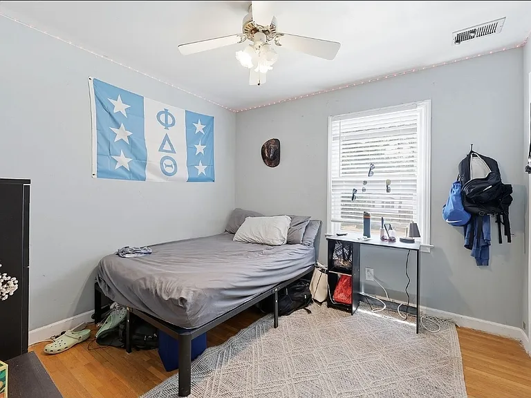 9201 Sandburg Ave — Photo 17