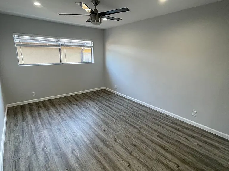 350 N Crescent Drive — Photo 14