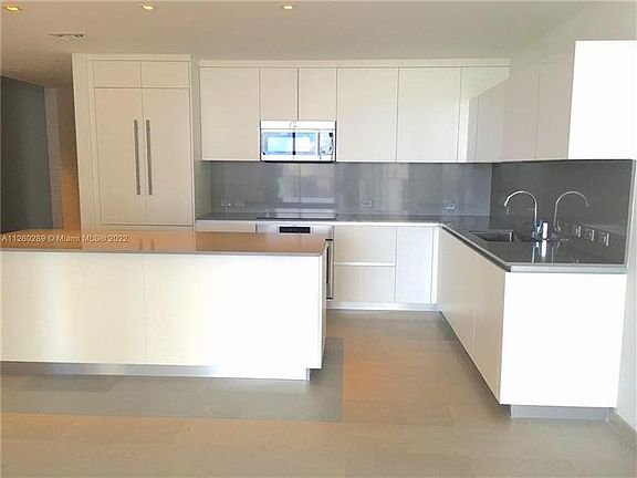 5th image of 68 SE 6th St #2309