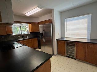 1527 W 10th St, Port Angeles, WA