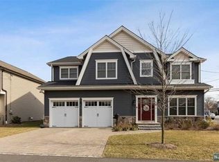 7 Arthur St, Emerson, NJ 07630