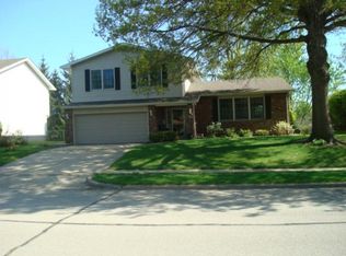 2065 W Woodbine Dr, Decatur, IL 62526