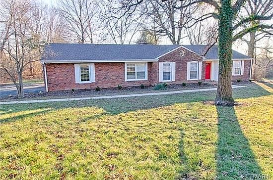 5th image of 32 Beacon Hill Ln
