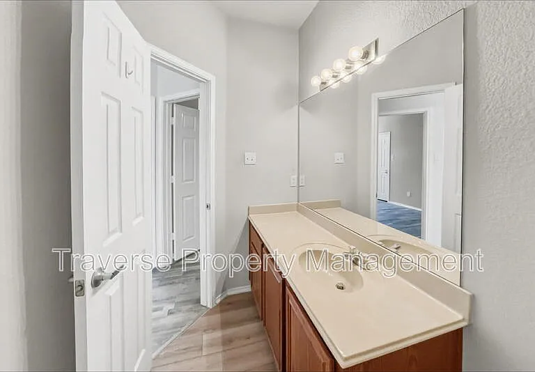 10001 Blue Bell Dr — Photo 22