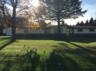 S64W25445 Meyers Dr, Waukesha, WI 53189