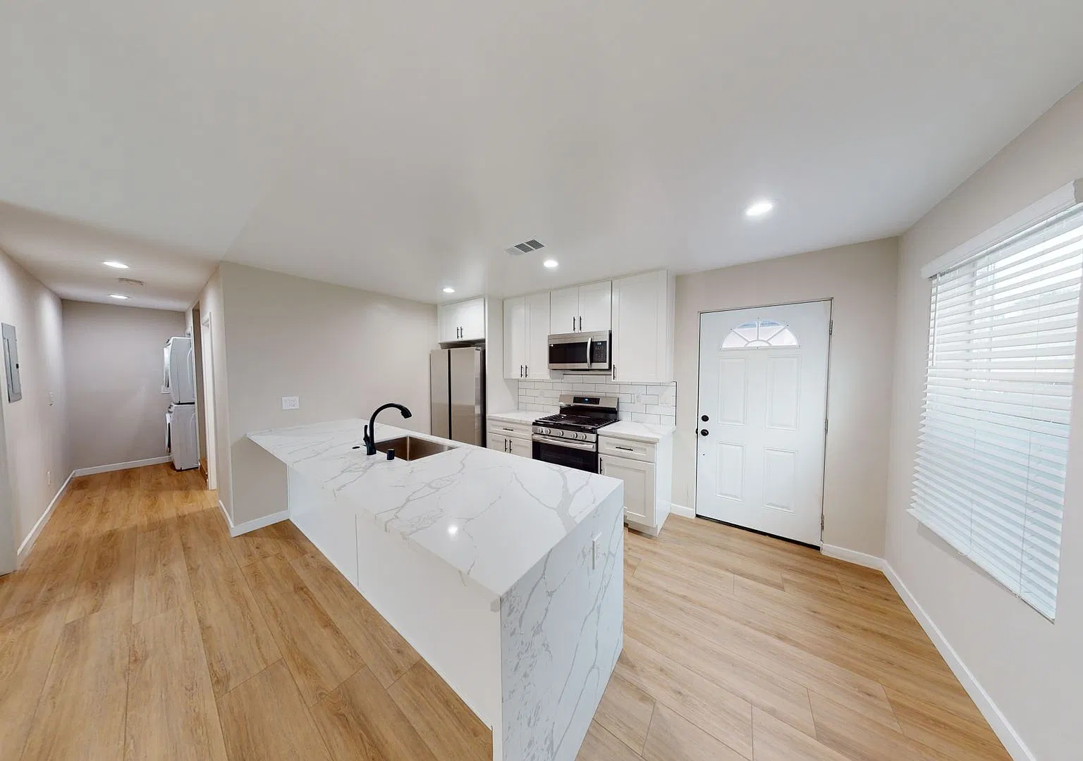 Newer Build 4BD/2BA! — Photo 3