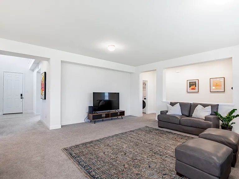 715 Parkside Dr — Photo 13