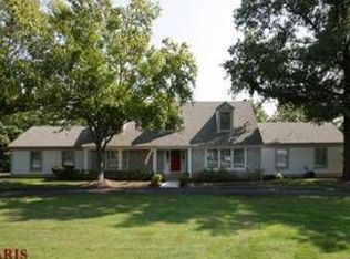 13366 Kings Glen Dr, Saint Louis, MO